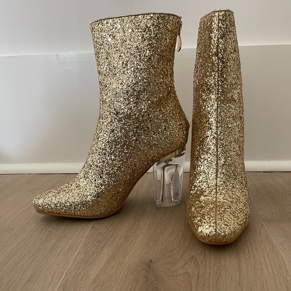 Cape Robbin Shoes - 👠Cape RobbinGold Glitter/Clear Chunky Heel Boots 7 NEW